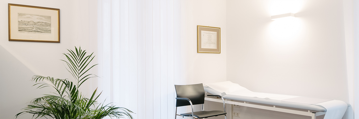 Hausarzt Fischbachau - Dr. Chrobok - Behandlungszimmer unserer Praxis